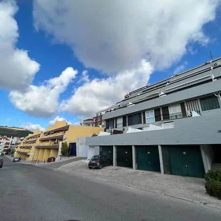 Amazing Duplex By The Apartment Sesimbra