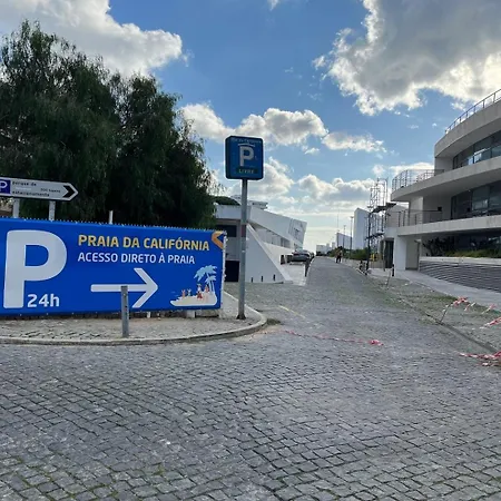 Amazing Duplex By The Apartment Sesimbra